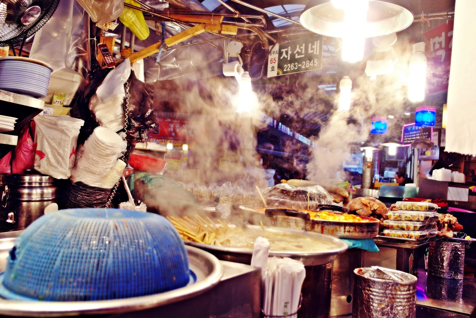 Traditional Gwanjang Market | www.meheartseoul.blogspot.com