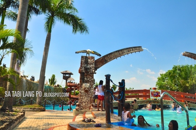 8 waves waterpark summer philippines