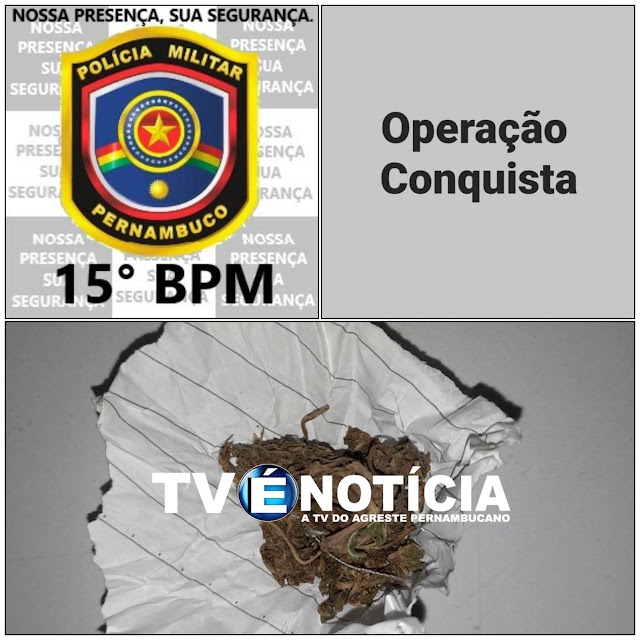 PM ENCAMINHA IMPUTADO À DP POR POSSE DE DROGAS NO BAIRRO SANTO ANTÔNIO NA CIDADE DE BELO JARDIM