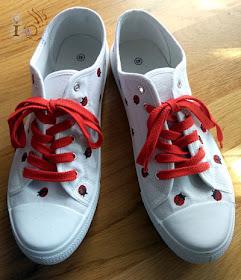 Zapatillas-con-cordones-Ideadoamano