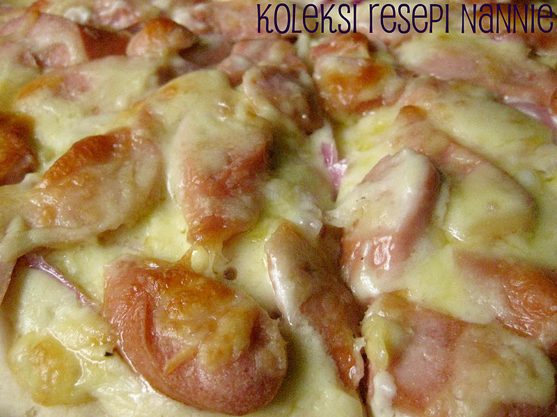 RESEPI NENNIE KHUZAIFAH: Pizza topping sosej n sos krim keju