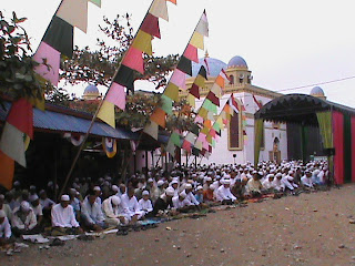 PELAKSANAAN SHOLAT IDUL FITRI 1433 H DI KOMPLEK PENDIDIKAN ISLAM PARIGI