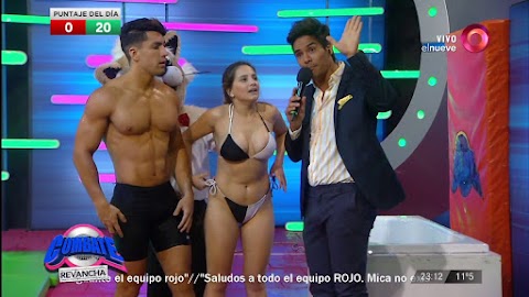 POLÉMICA EN "COMBATE": UNA PARTICIPANTE DEL EQUIPO ROJO MENSTRUÓ EN PLENA COMPETENCIA Y LOS COMPAÑEROS CHAPOTEARON EN SU SANGRE.