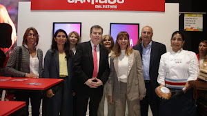 El Gobernador participó de la actividades en el Stand de Santiago del Estero en la Feria del Libro en Buenos Aires.