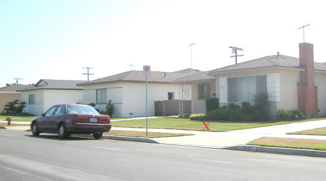 BLACK DAHLIA Corpse Found on Norton Avenue