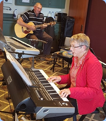 Jeanette Harding gave a cameo to finish the afternoon on her Korg Pa3X. In the background, Kevin Johnston accompanied on his Crafter acoustic guitar.