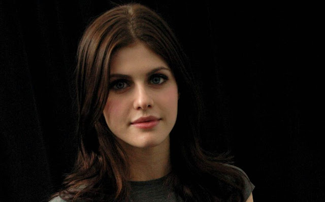 Alexandra Daddario Biografi