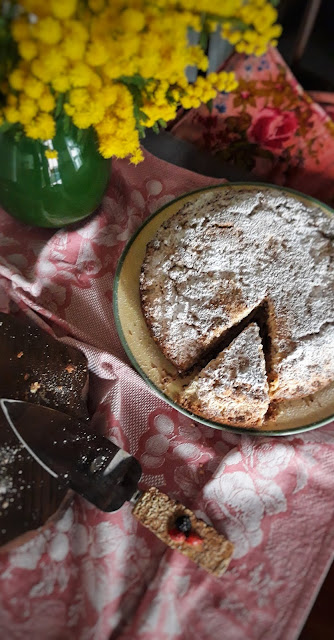 Sbriciolata ricotta e amaretti