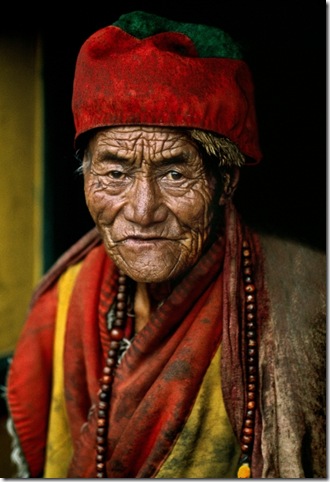 tibet-10009buddhism by steve mccurry