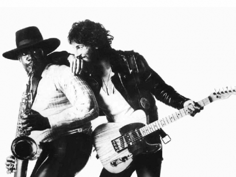 bruce springsteen clarence clemons silhouette. makeup ruce springsteen clarence bruce springsteen clarence clemons kiss.