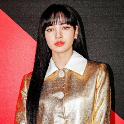 Lisa BLACKPINK Dandan Cetar di Milan Fashion Week