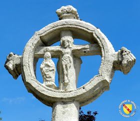 CHATENOIS (88) - Croix-calvaire du vieux cimetière (XVe siècle)