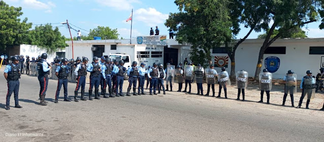 QUEDAN DETENIDOS LOS CUATRO POLICÍAS.
