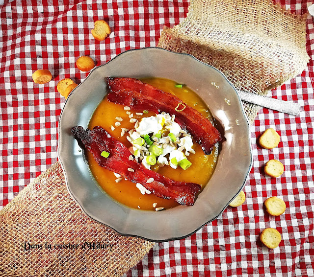 Soupe gourmande à la courge butternut, chèvre frais, bacon et graines de tournesol - Dans la cuisine d'Hilary