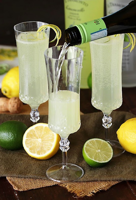 How to Make a Sparkling Limoncello Cooler Image