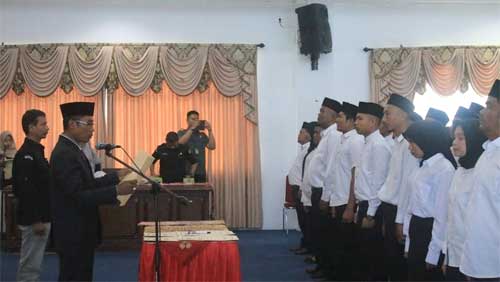 Ketua KPU Pasbar Lantik 55 Panitia Pemilihan Kecamatan