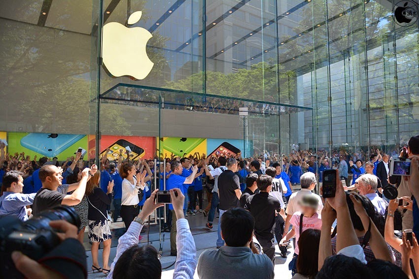 apple Retail Chief Angela Ahrendts Attends to Omotesando Tokyo Store launching.