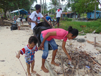 BAKTI SOSIAL KERABAT ANTROPOLOGI UNIPA