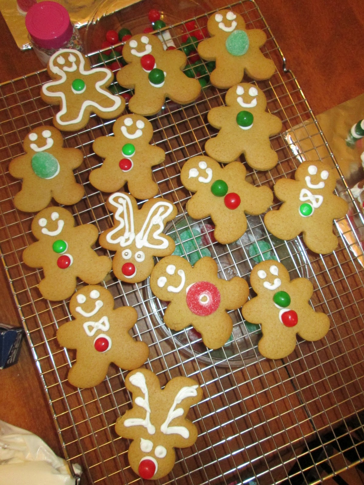 Dwyer's Farmhouse: Gingerbread Houses