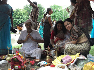 Lake Gardens Peoples' Association Sarbojanin Durgotsab, NETK, Khuti Puja