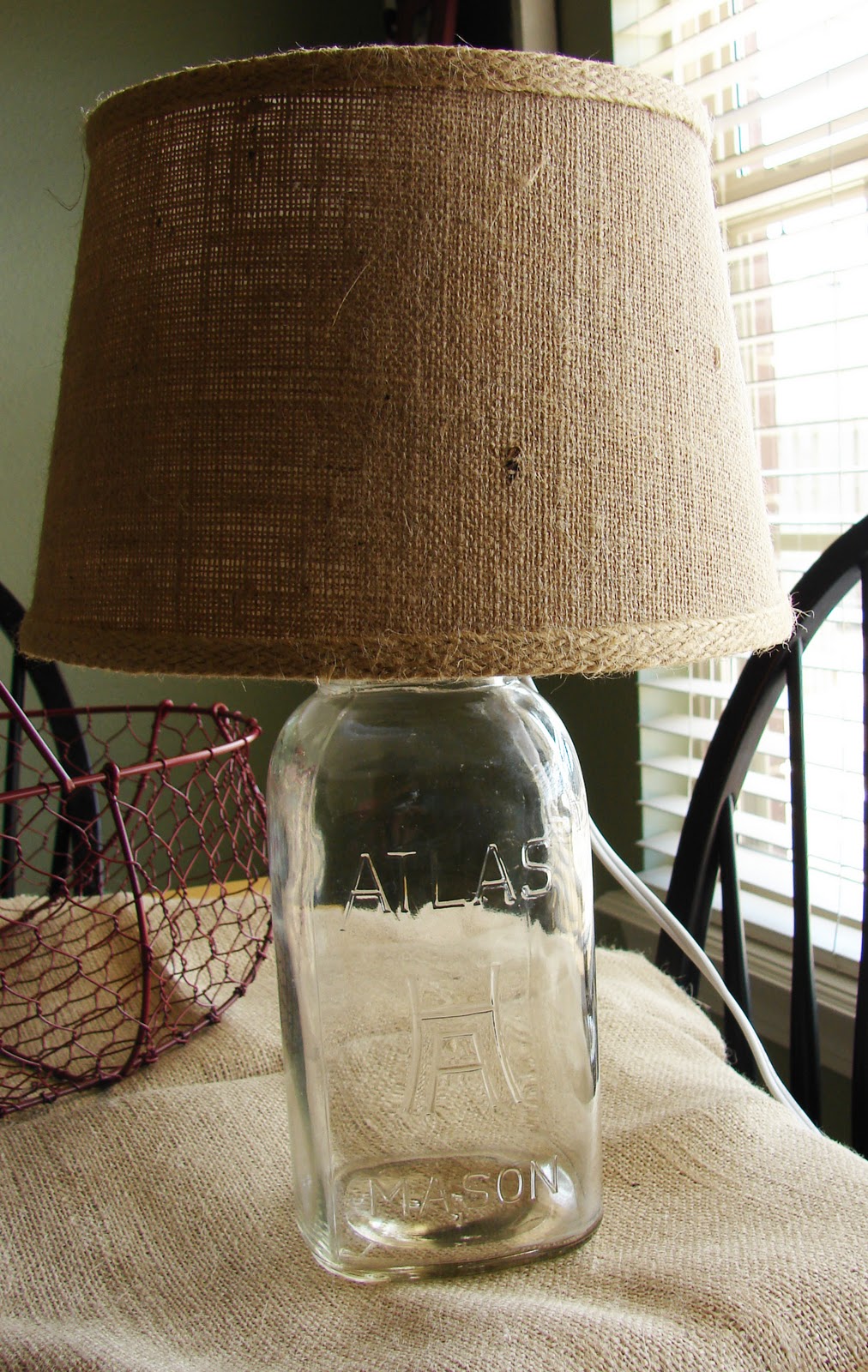 Jonathan & Anna: Pinterest Challenge: Mason Jar Lamp
