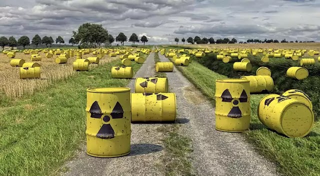 How the Nuclear Power Plants and Radioactive Material in a Nuclear Reactor Work?