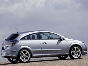 Opel Astra GTC 2005 (5)