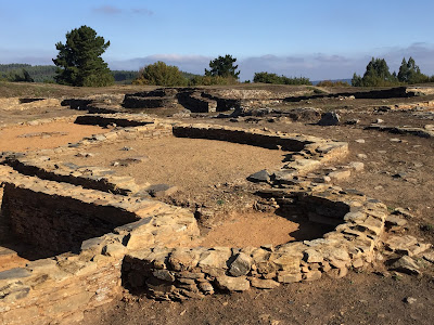 Hispania: Viladonga hill-fort  by E.V. Pita (2017)  / Link: https://archeopolis.blogspot.com/2017/10/hispania-viladonga-hill-fort-castro-de.html  / Castro de Viladonga (Castro de Rei)  por E.V. Pita (2017)