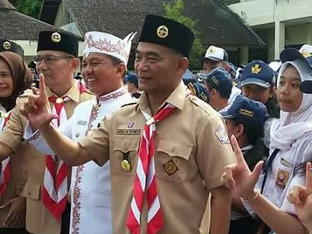 Hari Pertama Sekolah, Mendikbud Pimpin Apel Anak Cerdas Berkarakter