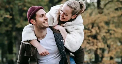 20 Clear Signs He Likes You But Is Playing It Cool