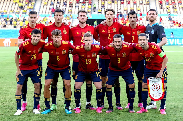 SELECCIÓN DE ESPAÑA. Temporada 2020-21. Ferran Torres, Rodrigo Hernández, Aymeric Laporte, Pau Torresm Álvaro Morata, Unai Simón. Pedri, Marcos Llorente, Dani Olmo, Koke y Jordi Alba. SELECCIÓN DE ESPAÑA 0 SELECCIÓN DE SUECIA 0. 14/06/2021. Eurocopa 2020, XVI edición, fase de grupos, Grupo E, 1ª jornada. Sevilla, España, estadio de La Cartuja. GOLES: No hubo.