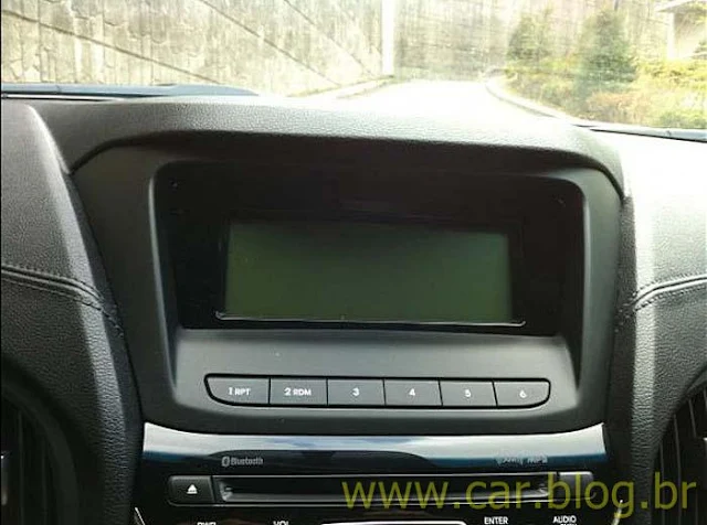 Hyundai Genesis Coupe 2012 - cpmputador de bordo