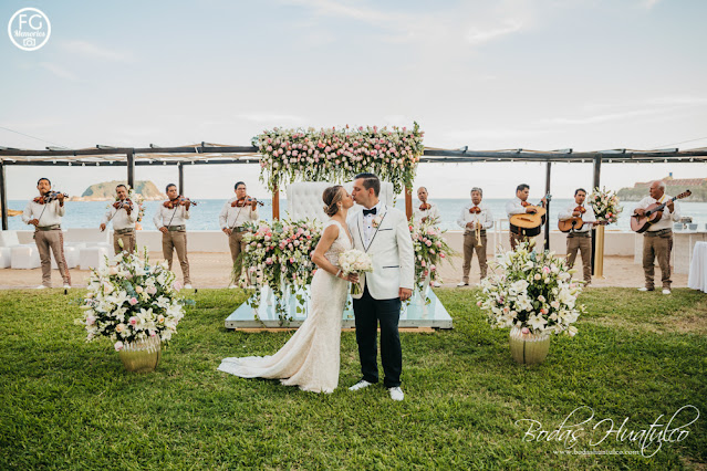 boda en playa, beach wedding, Oaxaca, México, Bodas Huatulco, Wedding Planner