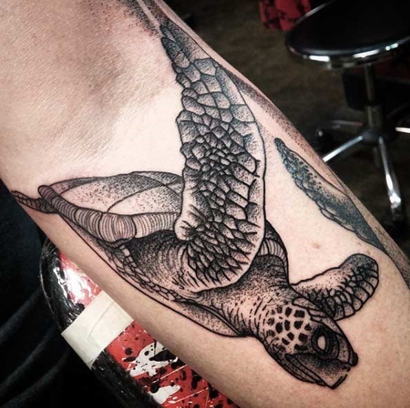 Este blackwork antebraço peça