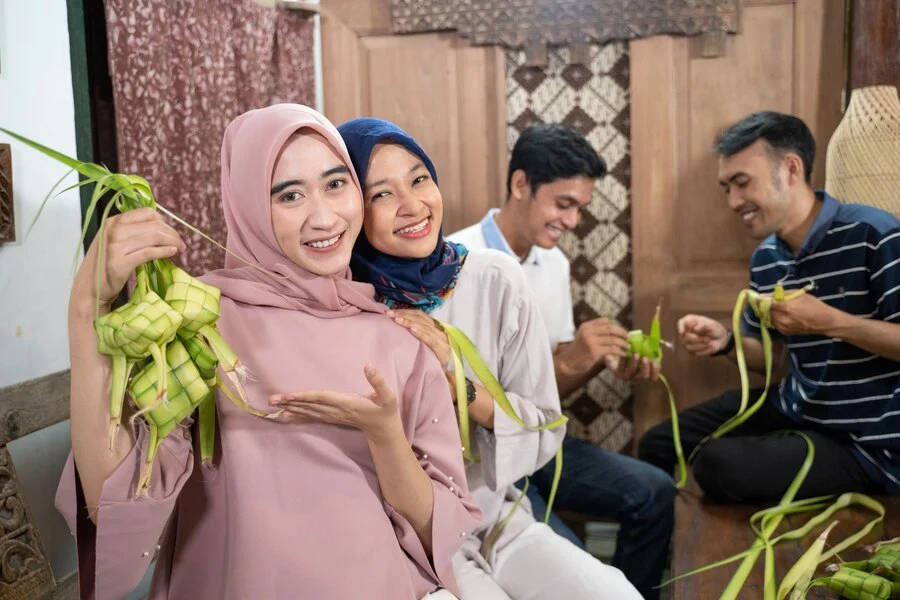 makna-ketupat-simbol-khas-lebaran-yang-menggugah-selera-dan-tradisi