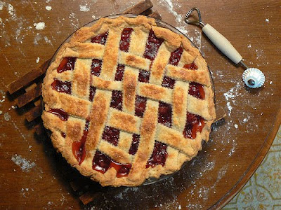 Cherry Pie With Latticed Crust Photo at wikiHow