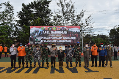 POLRES TANJUNGPINANG GELAR APEL GABUNGAN DALAM RANGKA KESIAPSIAGAAN PENANGANAN BENCANA ALAM DIWILAYAH KOTA TANJUNGPINANG