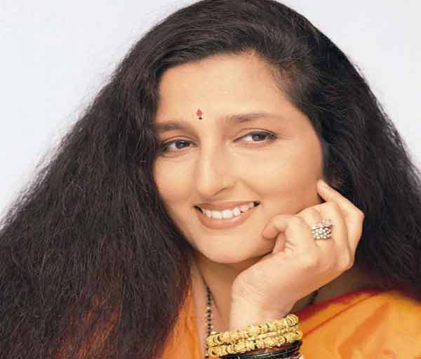 Anuradha Paudwal Biography, Age, Husband, Children, Family, Wiki