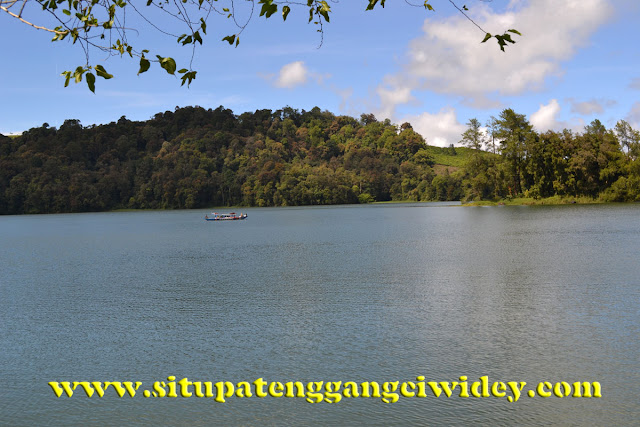 Villa di sekitar Kawah Putih 