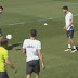 Mario Gomez "estraga" embaixadinhas de Emre Can e Khedira; assista