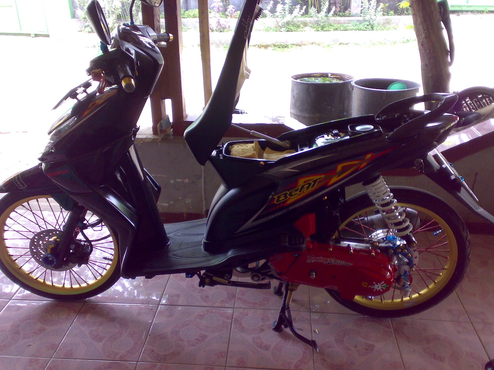 Beat Merah Velg 17