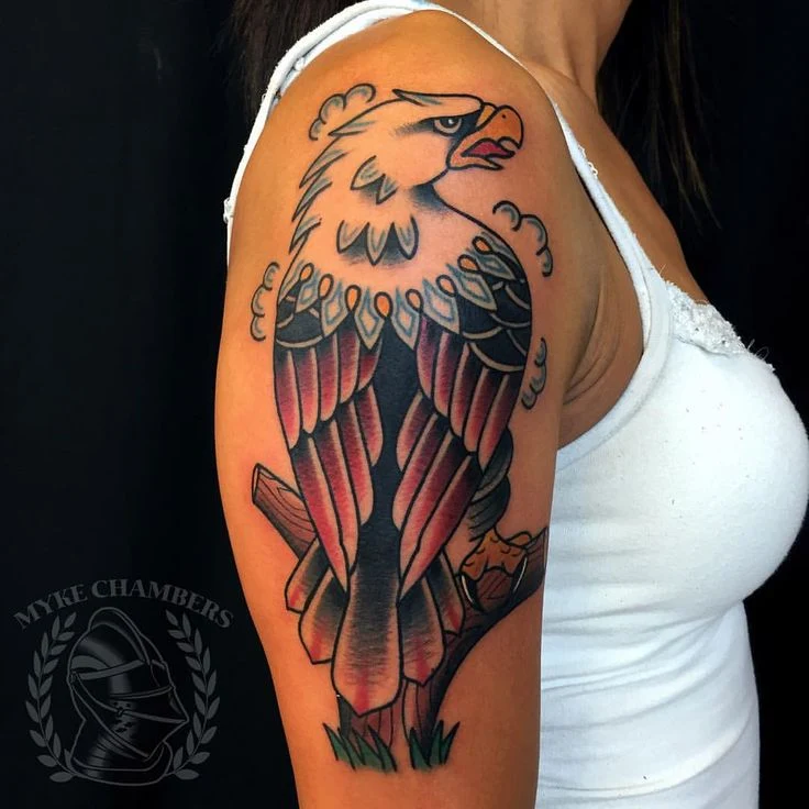 imagen con tatuajes de aguilas en estilo tradicional, tatuajes de aguilas old school