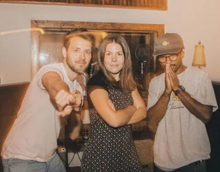 Caziah Franklin posing for picture with his friends