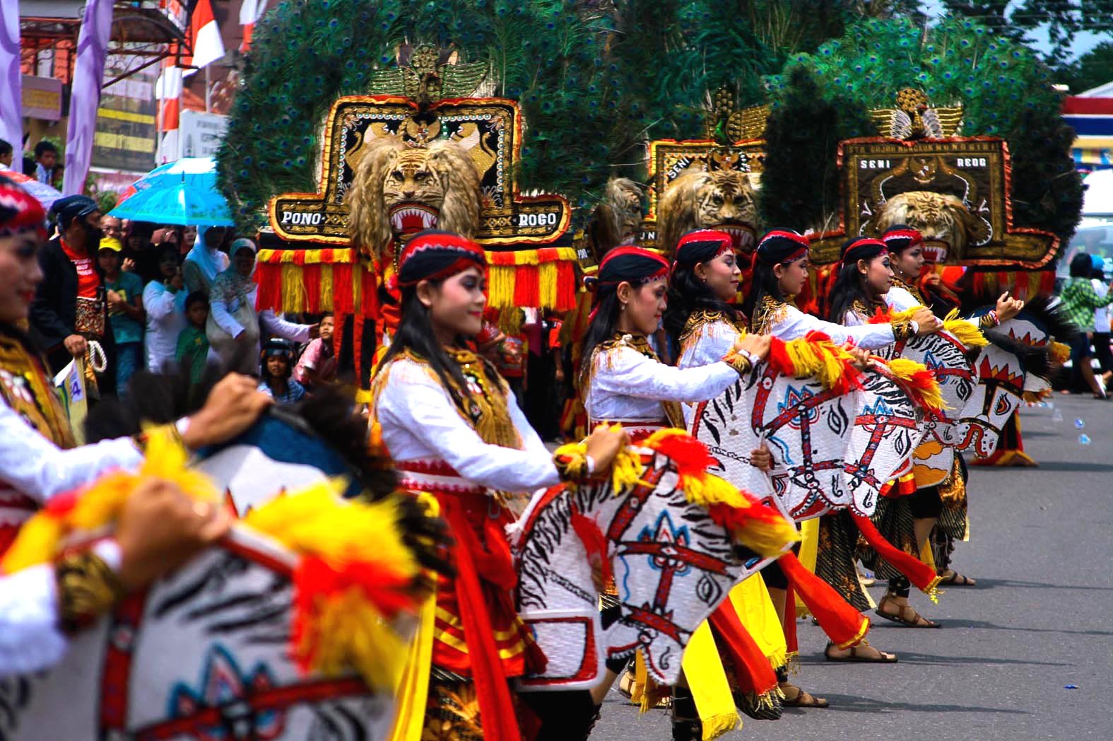Reog Ponorogo Indonesian  Culture and Tradition Travel Guide
