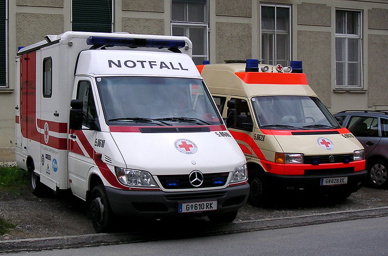Istimewa Gambar Mobil Ambulance, Miniatur Truk