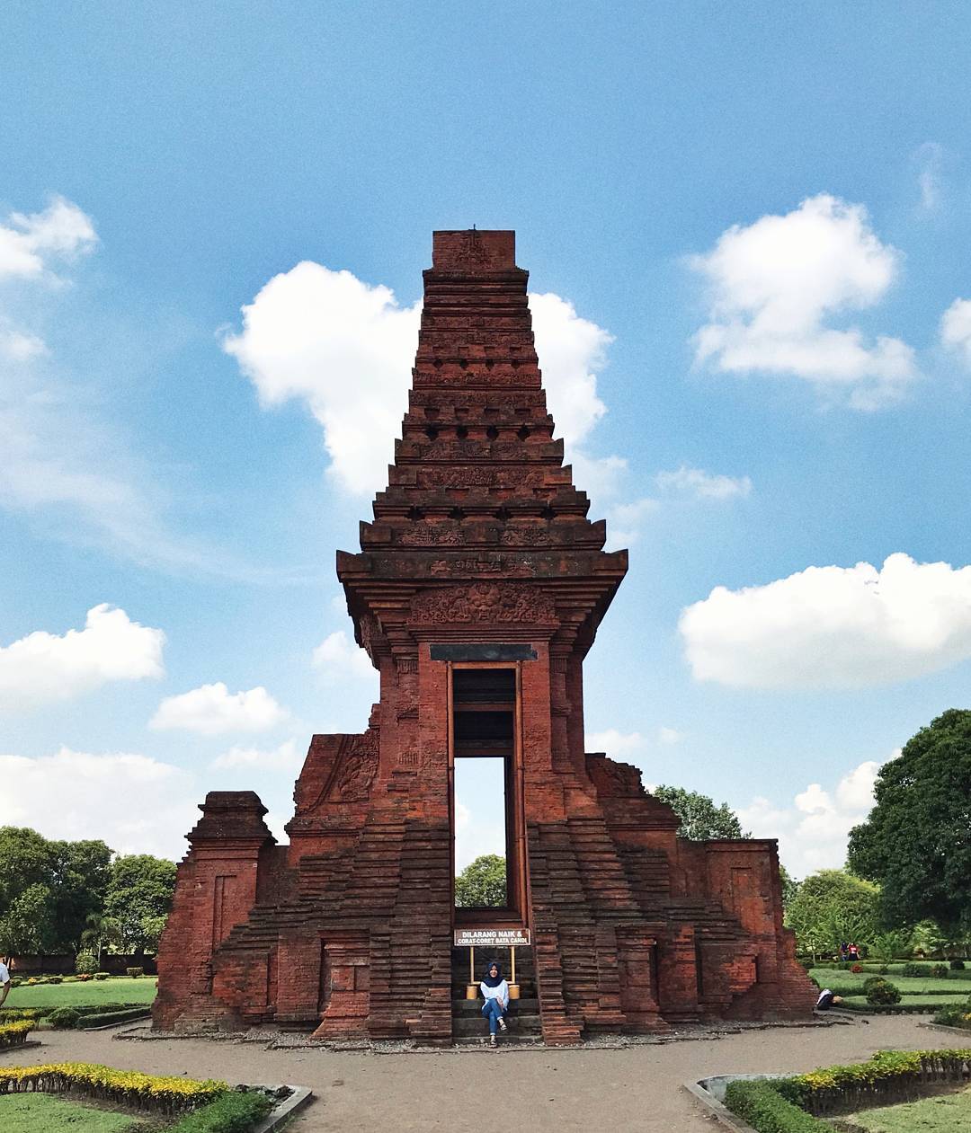 10 Candi Peninggalan Kerajaan Majapahit  yang Melegenda 