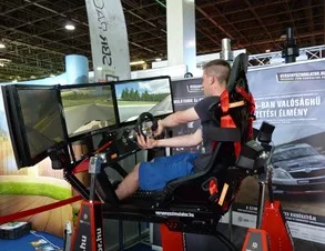 Car_racing_simulator_-_SBR_Racing,_Construma,_2015.04.17