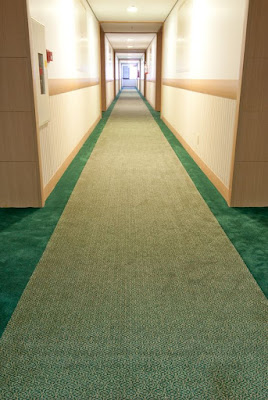 Como elemento essencial na decoração, os tapetes são essenciais para quem deseja uma casa bonita, confortável e refinada.
