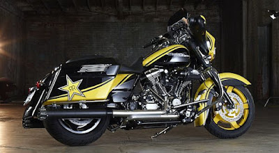 Foto motor harley terbaru warna hitam list emas