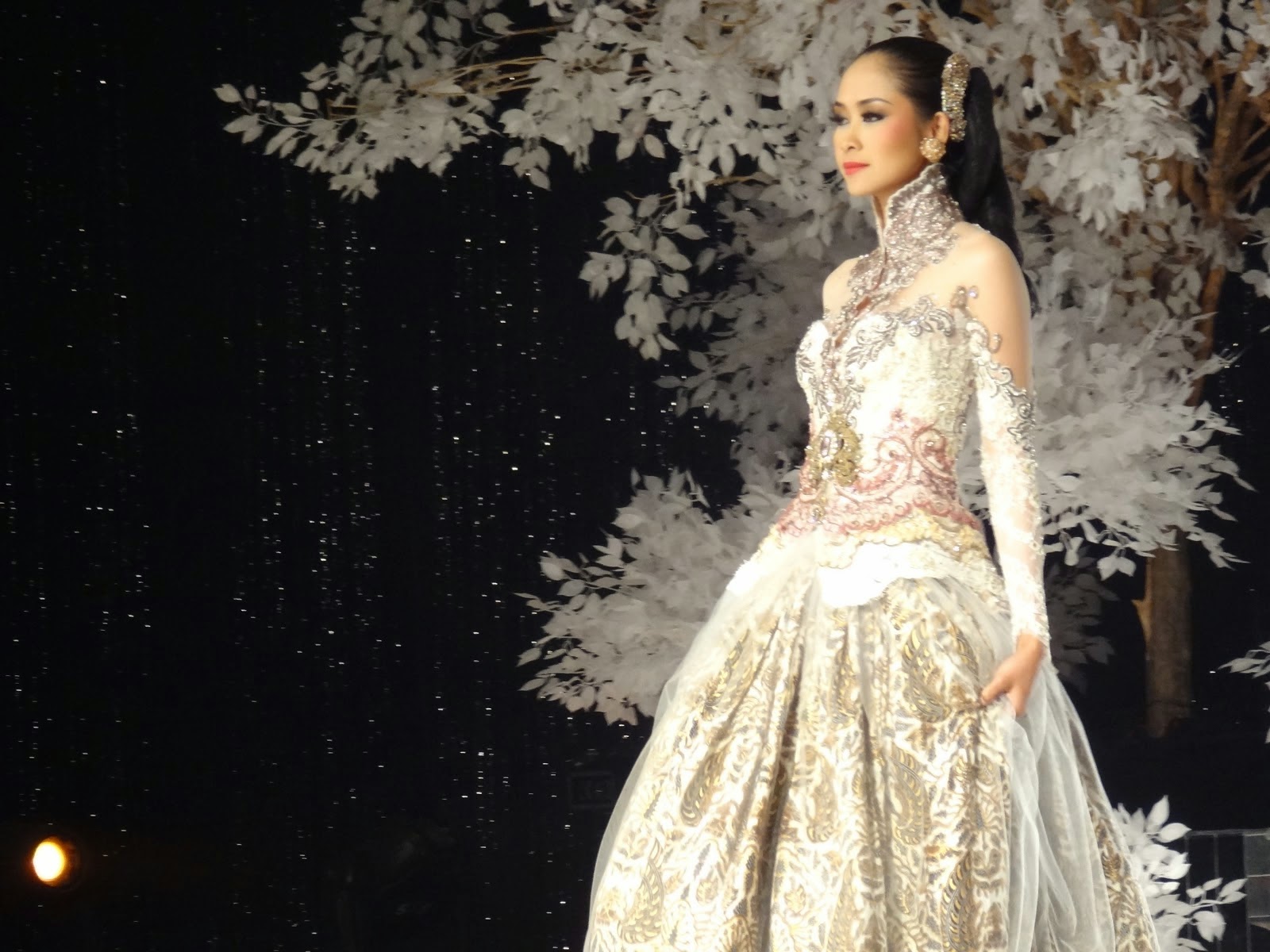 Kumpulan Foto Model Baju Kebaya Pengantin Anne Avantie 